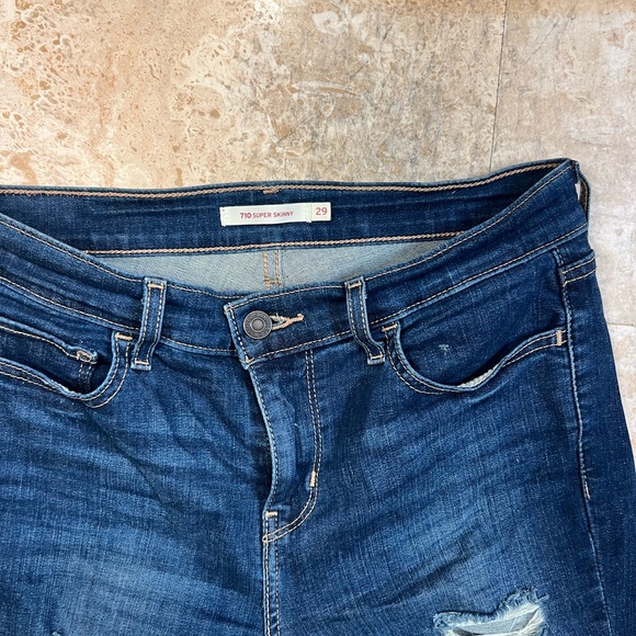 Levi’s 710 - Picture 2 of 3